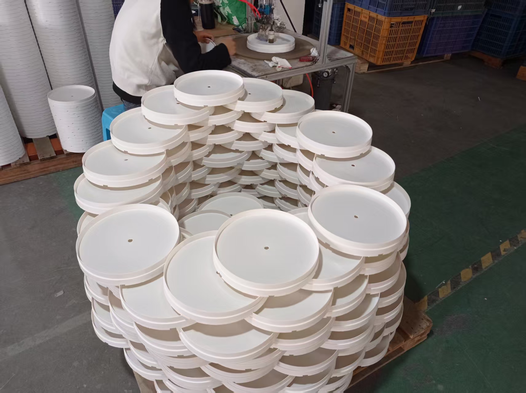 Do you think the white back panel looks better than the black back panel?
